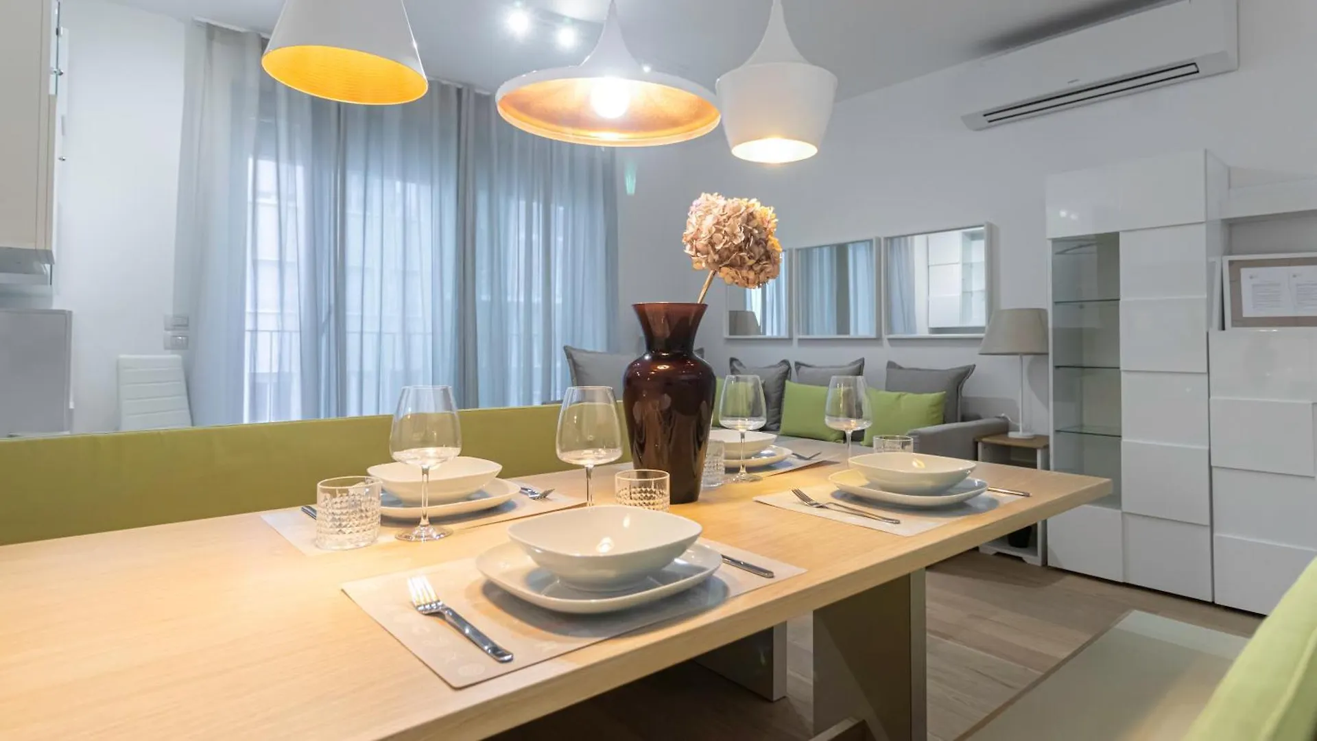 Italianway - Compagnoni 12 - Suite Mirabel Milano 0*,